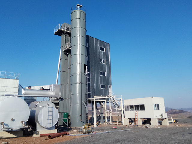 LB2000瀝(li)青攪拌(ban)站