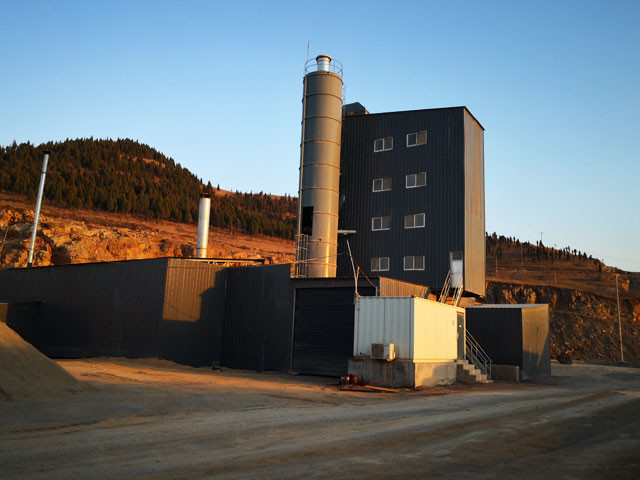 環(huan)保型LB2000瀝(li)青攪拌(bàn)站